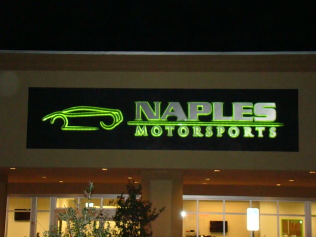 naples_motor_sports_halo_lit_letter_-_lee_design