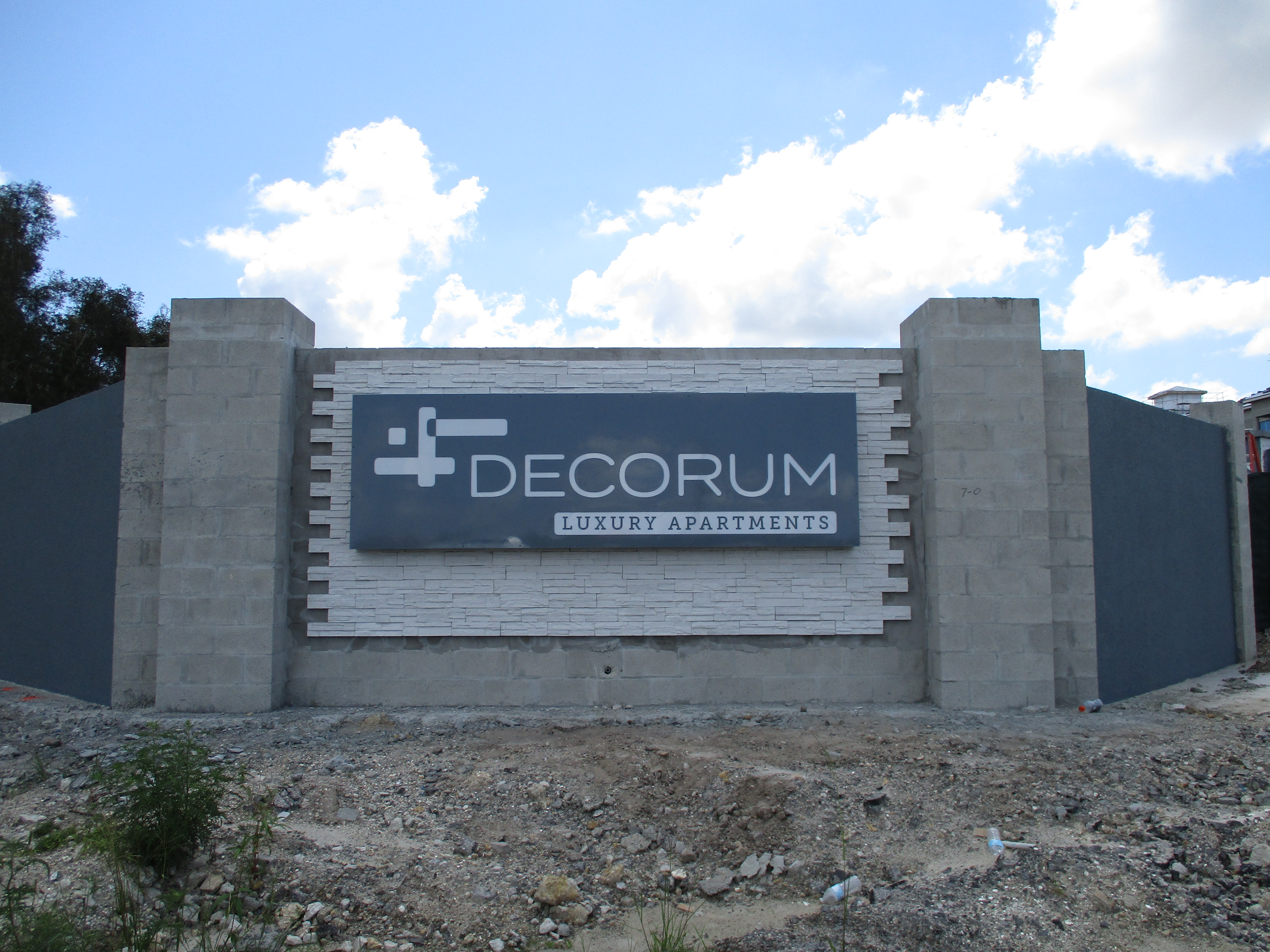 Decorum Monument