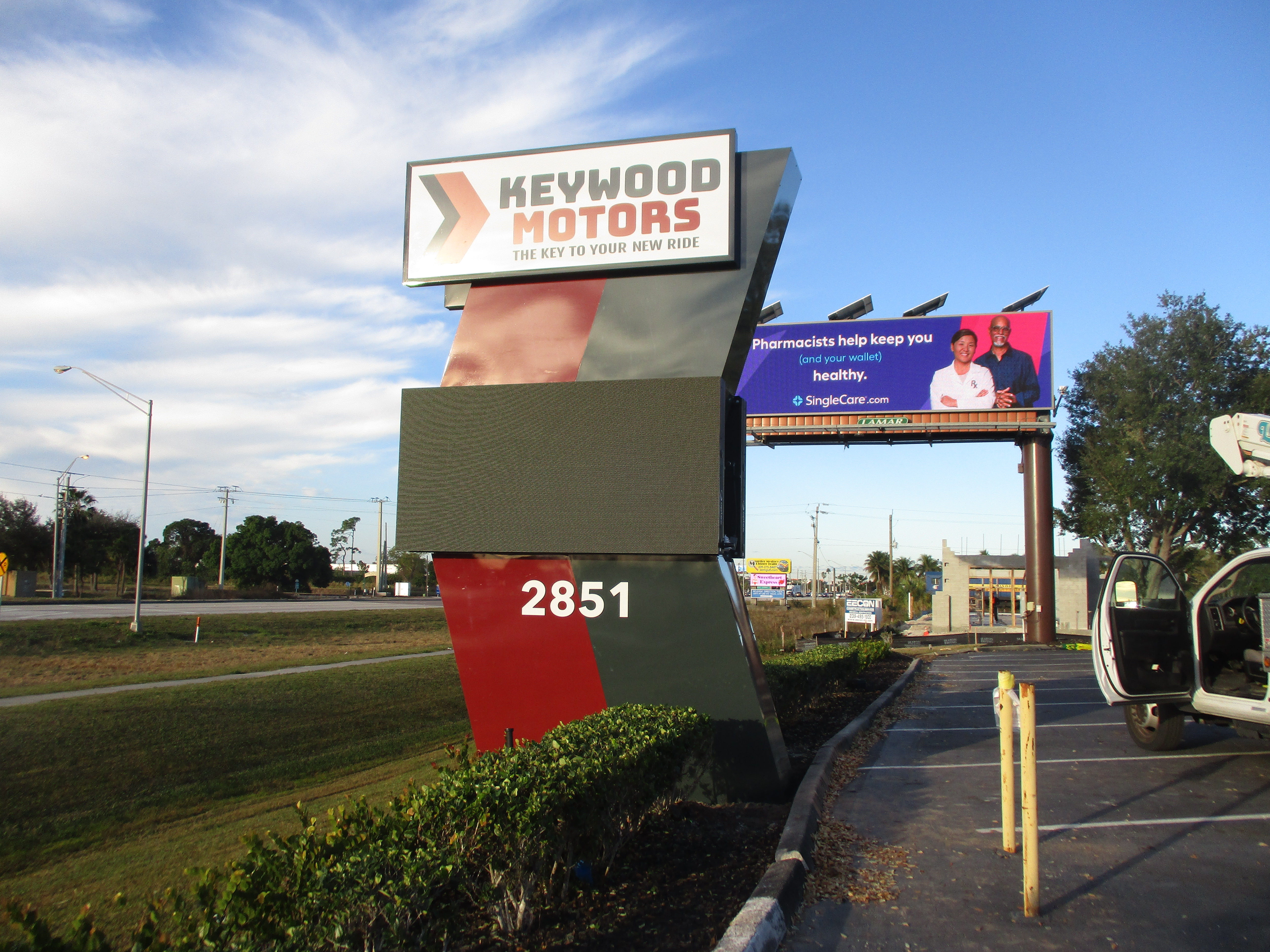 Keywood Motors pylon