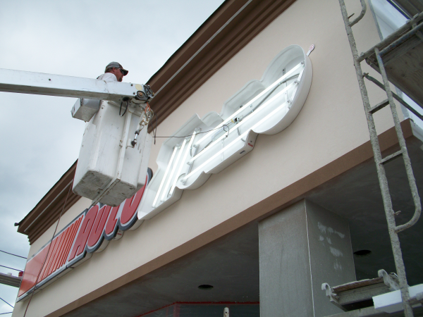 sign_lighting__repair,_auto_zone_by_lee_designs-resized-600 sign_lighting__repair,_auto_zone_by_lee_designs-resized-600